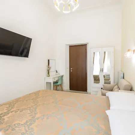 Just Chilling * Rome